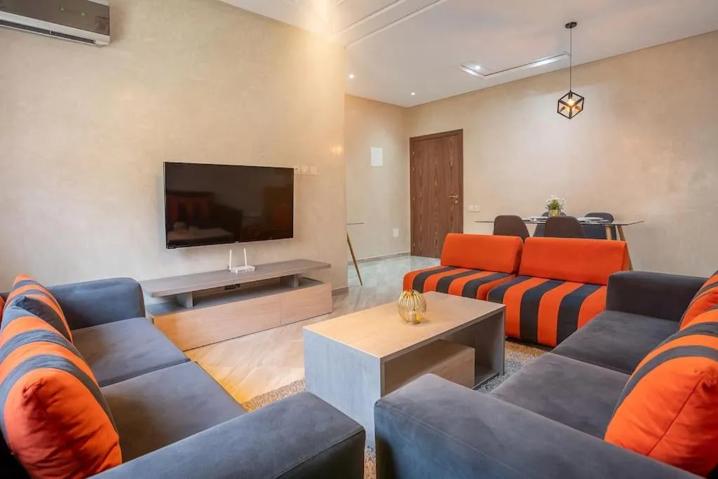 Image 5 of Charming two bedrooms Flat with Pool and Parking