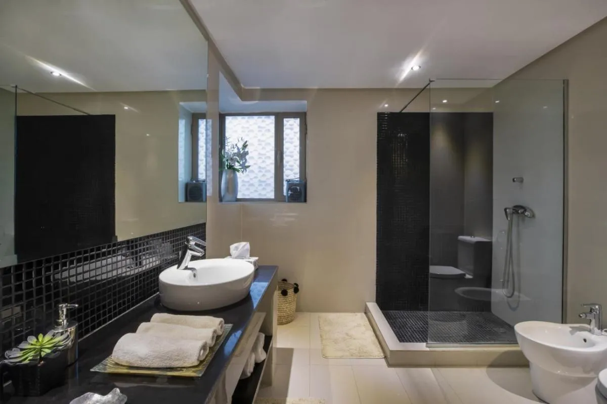 Image 1 of Chez Maya