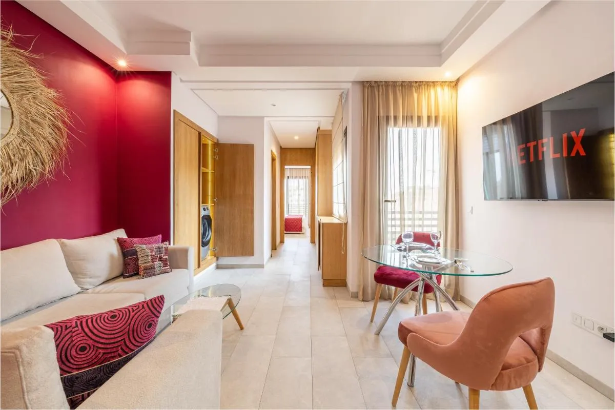 Image 5 of City Center-1 Queen BR with AC, Pool and IPTV- Parking