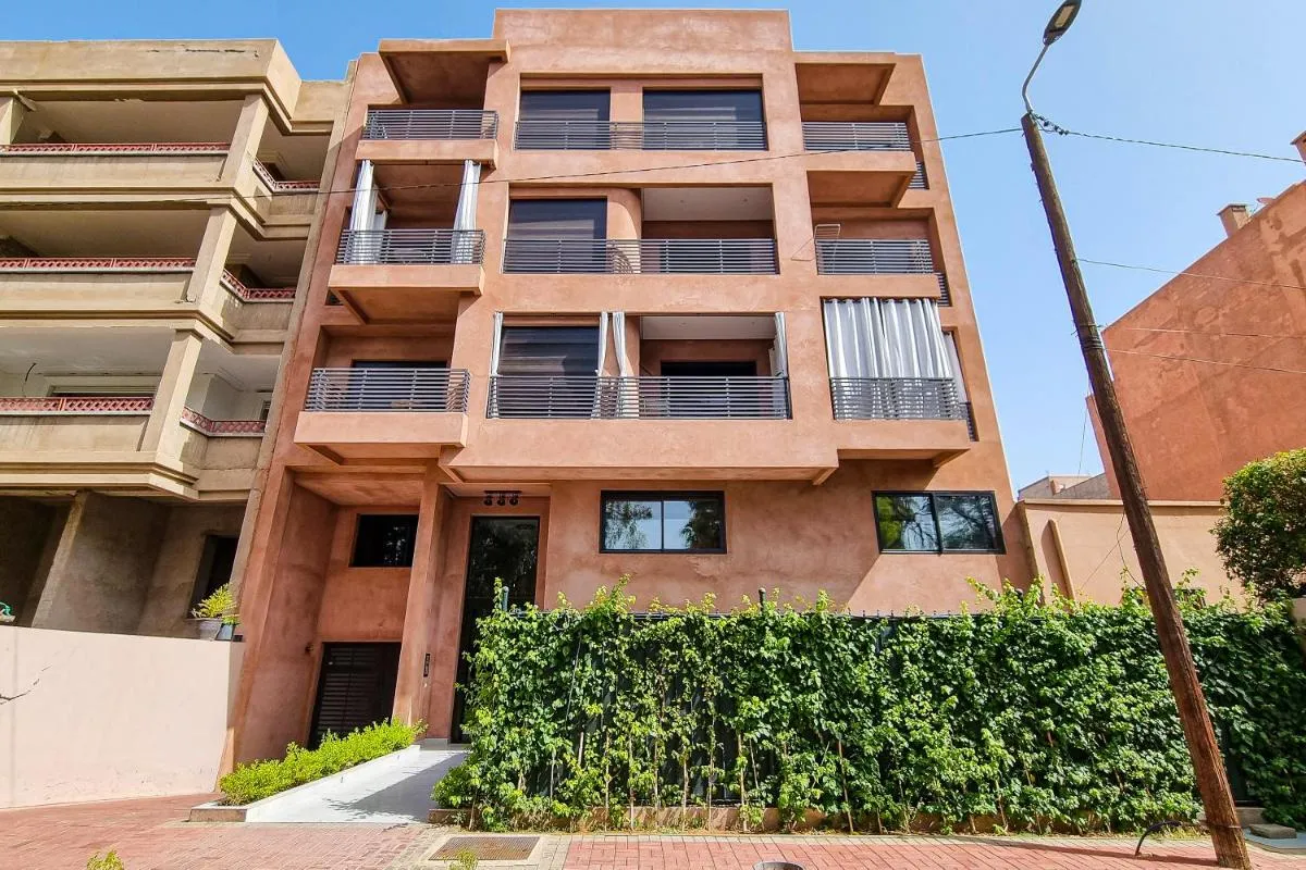 Image 6 of City Center-1 Queen BR with AC, Pool and IPTV- Parking