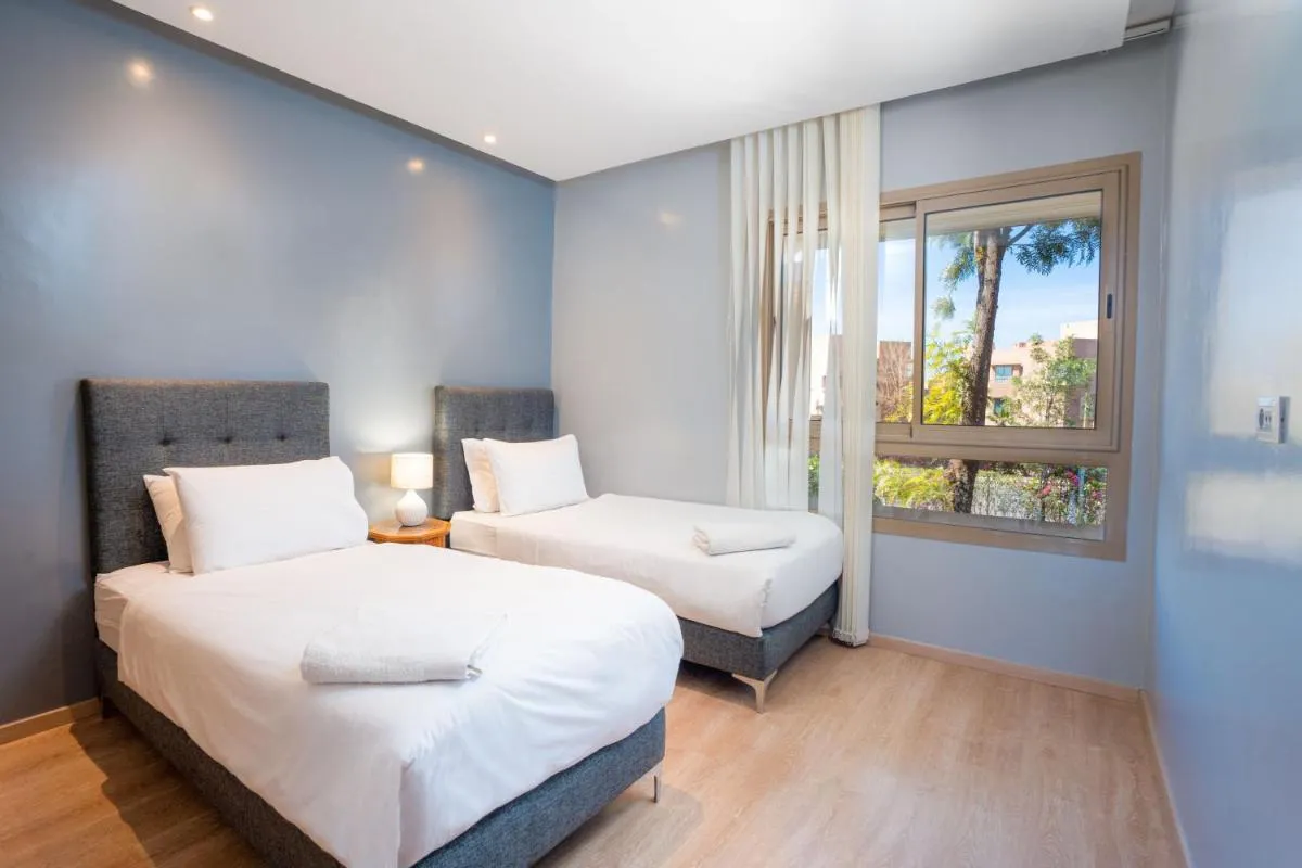 Image 1 of Coin Lumineux à Prestigia Piscine – vue Atlas