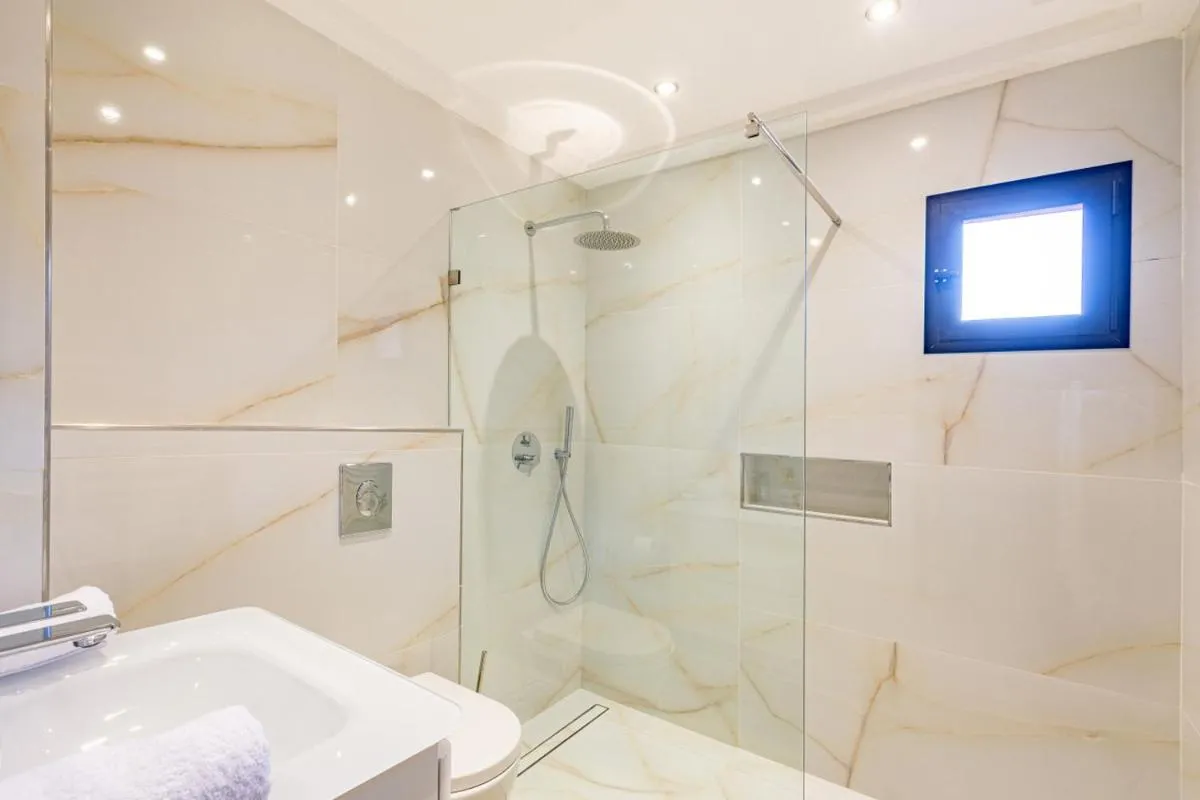 Image 2 of Coup de coeur en plein centre ville piscine