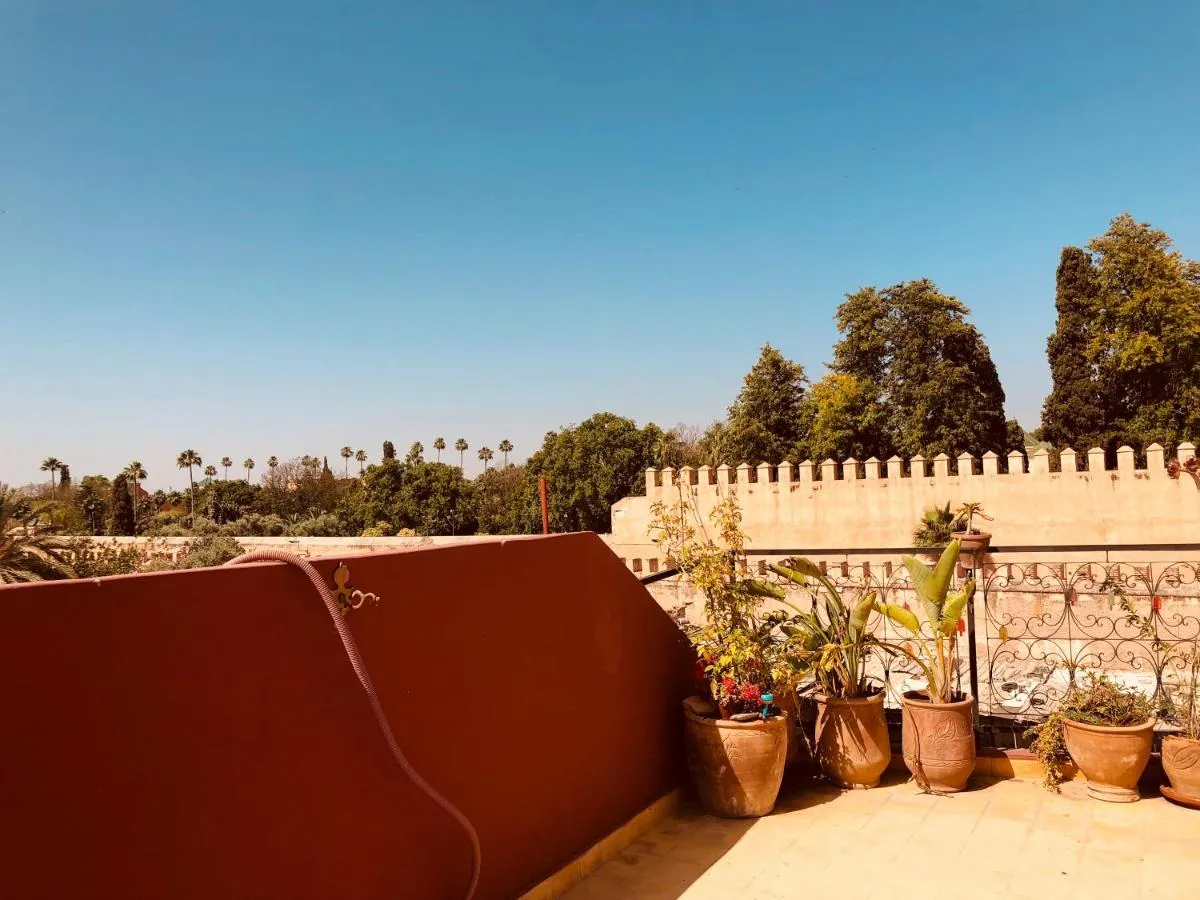 Image 2 of Dar Christine