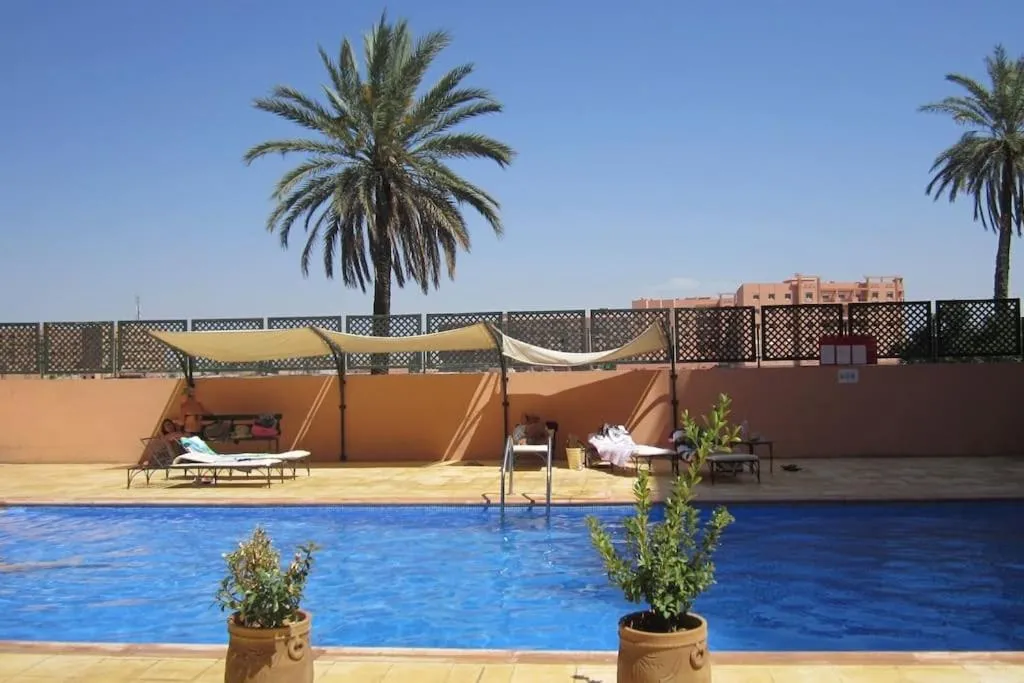 Image 3 of Deluxe apartment in the center of city