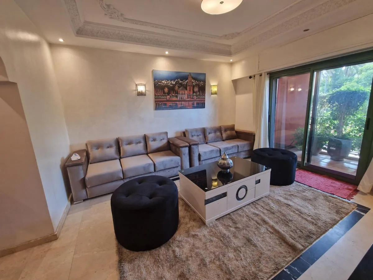 Image 5 of Deluxe apartment in the center of city