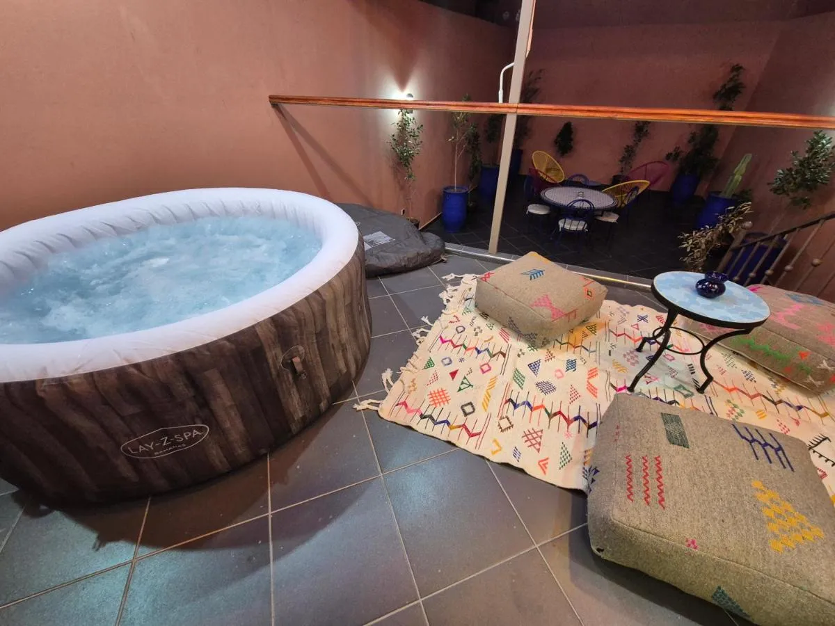 Image 6 of El Méhénni 2 chambres jacuzzi patio