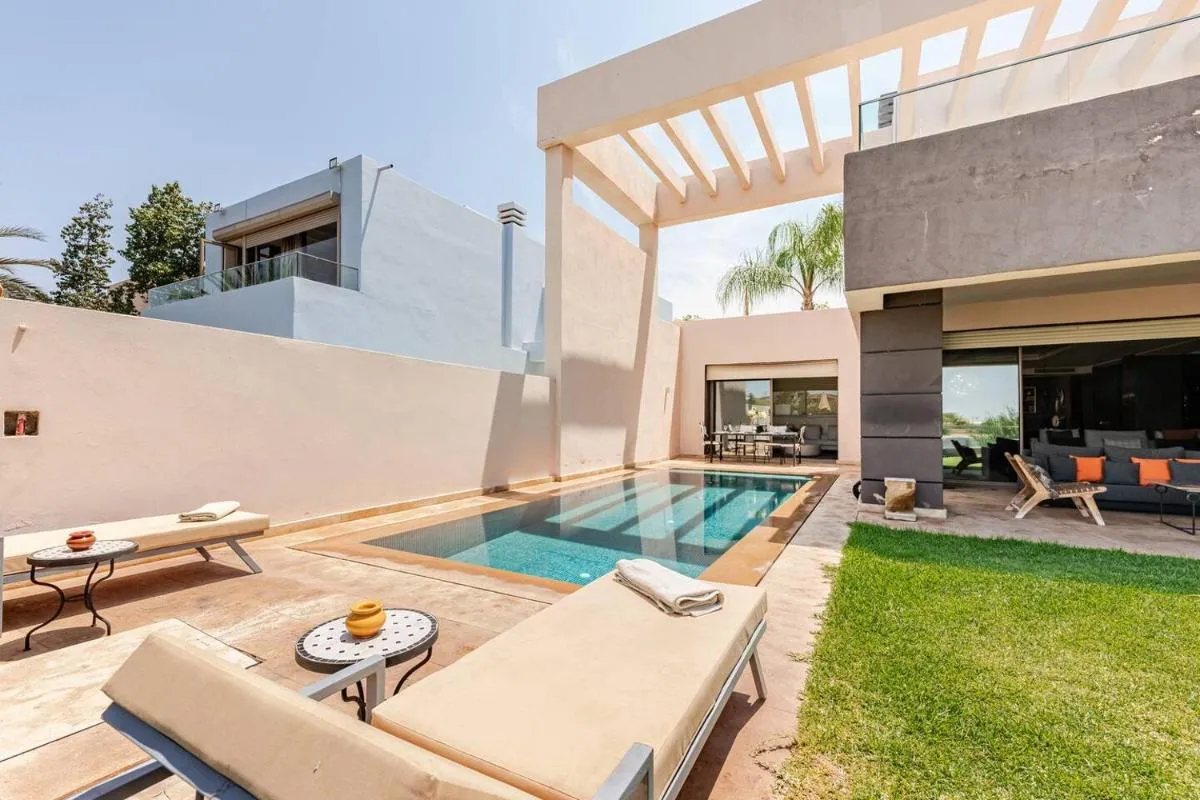 Image 3 of Escape to Luxury: 4 Bedroom Villa on Golf Course