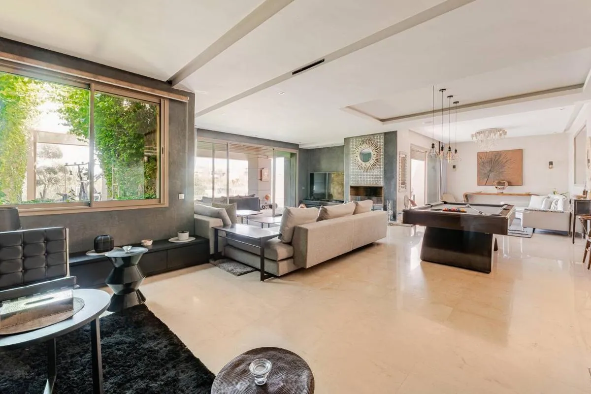 Image 1 of Escape to Luxury: 4 Bedroom Villa on Golf Course
