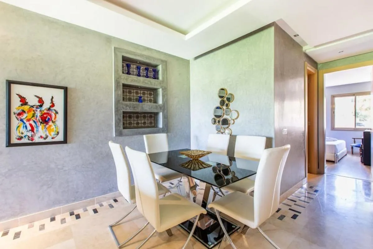 Image 4 of Front de piscine en rez de Jardin a Prestigia