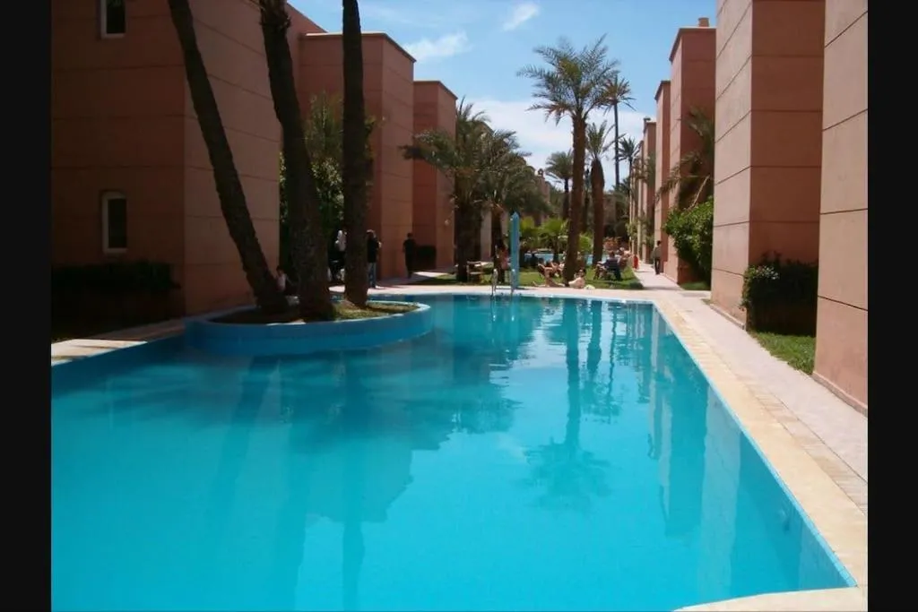 Image 2 of Jolie petit Riyad avec piscine belle terrasse wifi