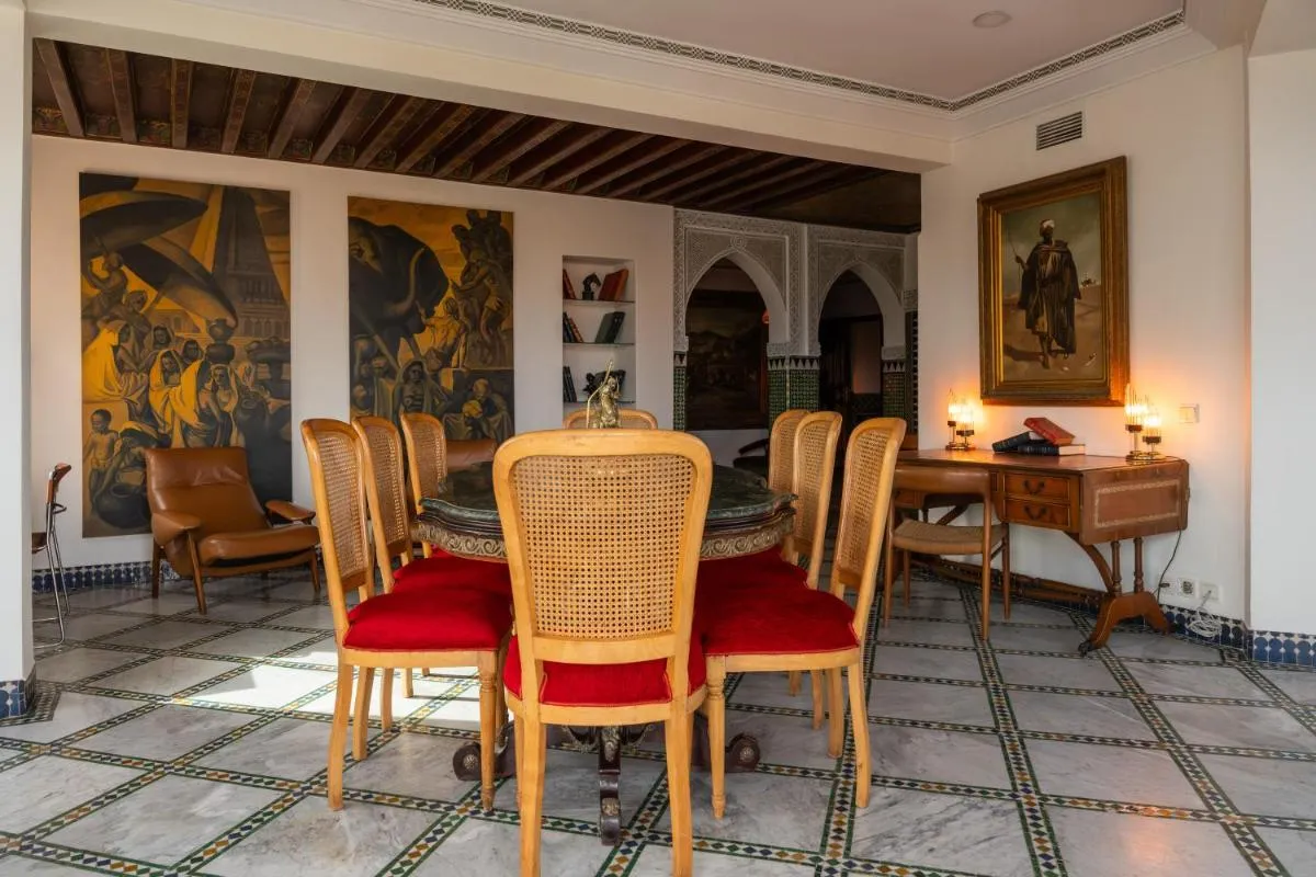 Image 2 of LUXURY apartment