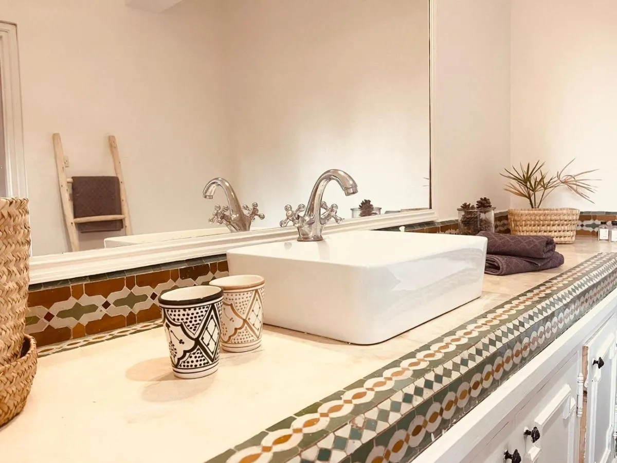 Image 1 of La Vie En Rose – Horses & Dogs House