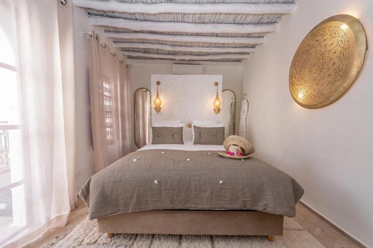 Image 1 of Le Singe Rose