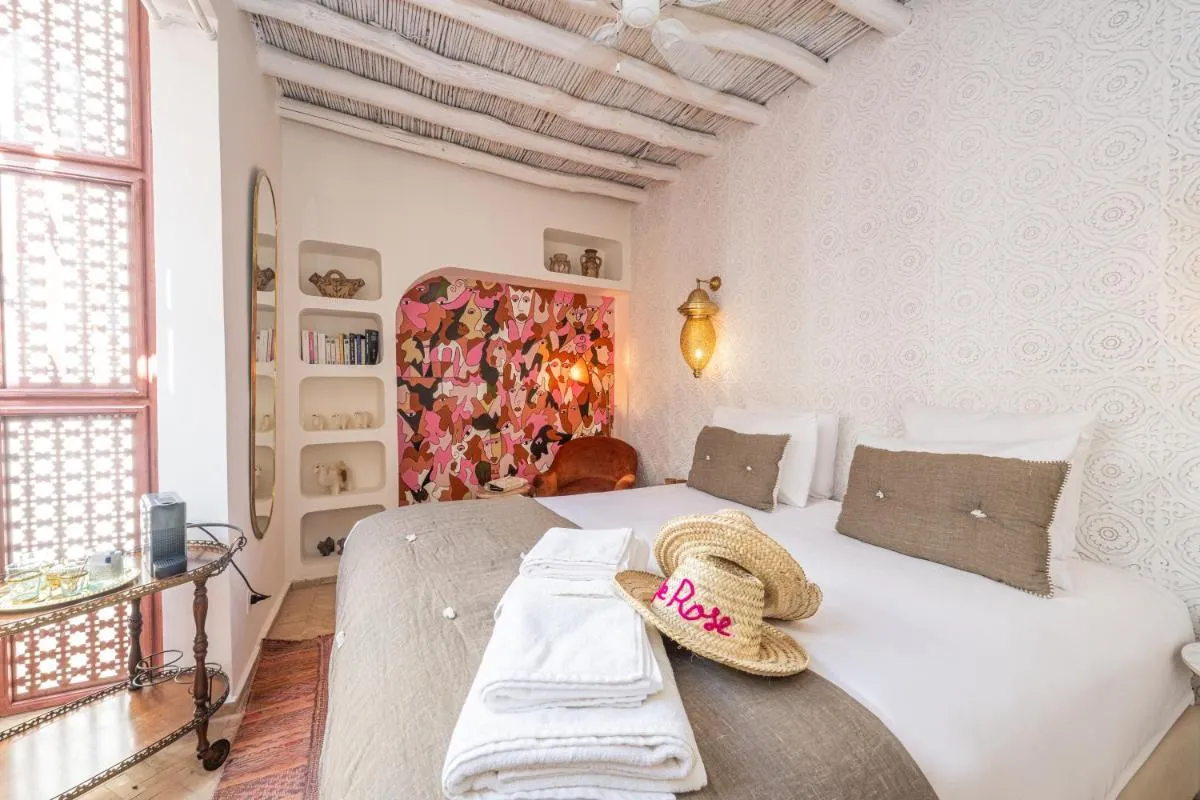 Image 6 of Le Singe Rose