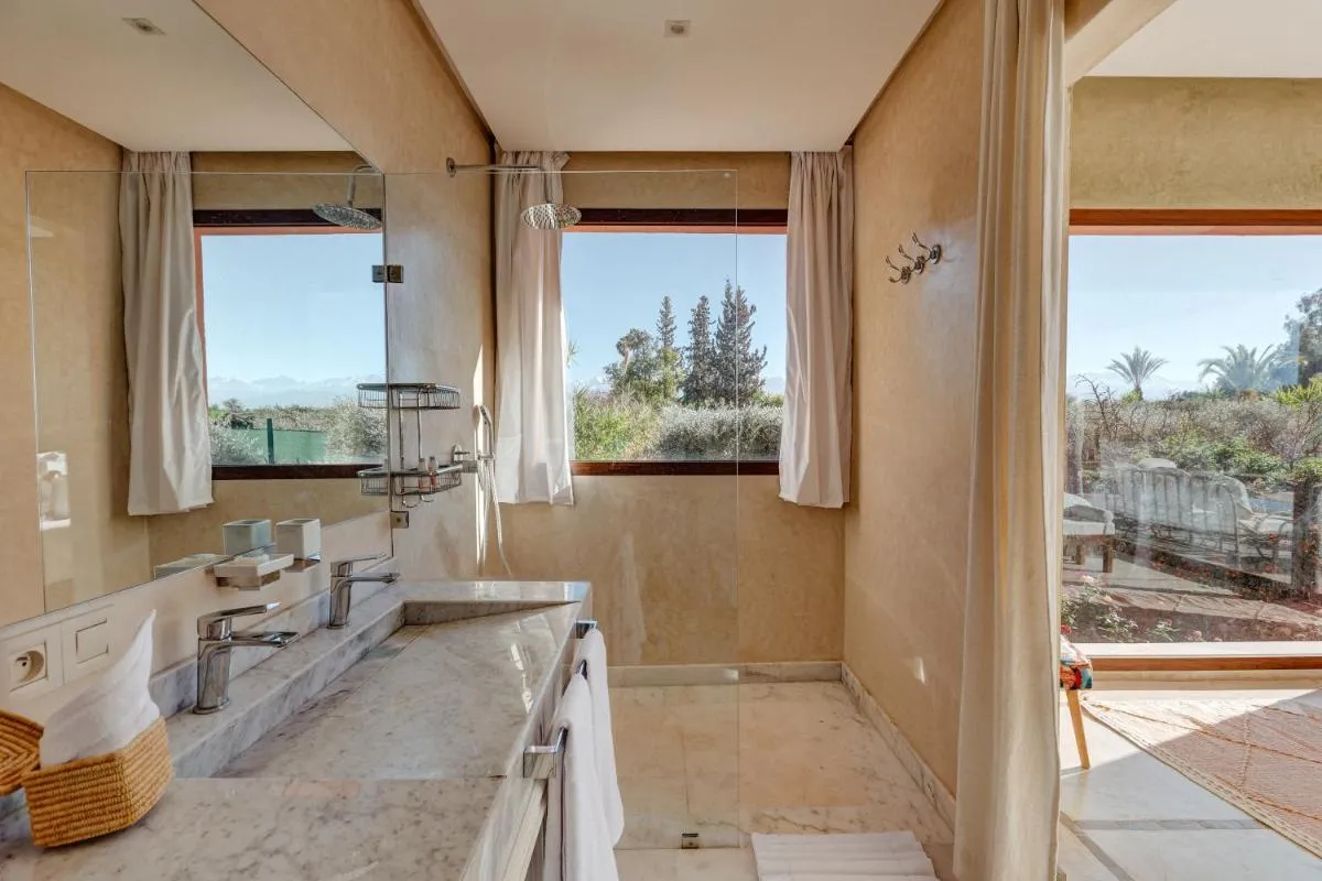 Image 2 of Les Roses By La Siredrah