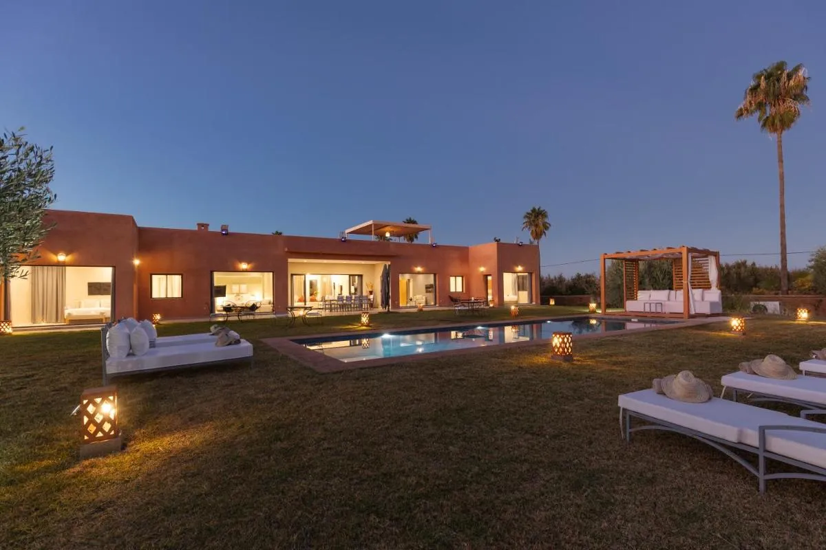 Image 3 of Les Roses By La Siredrah