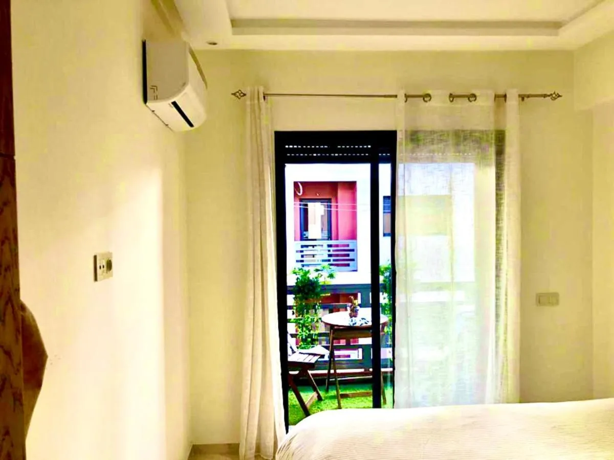 Image 2 of Luxurious KING Bed SUITE W/POOL. Well centered.