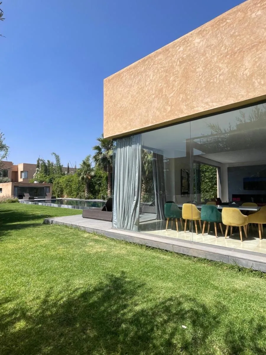 Image 2 of Luxury Palm Villa