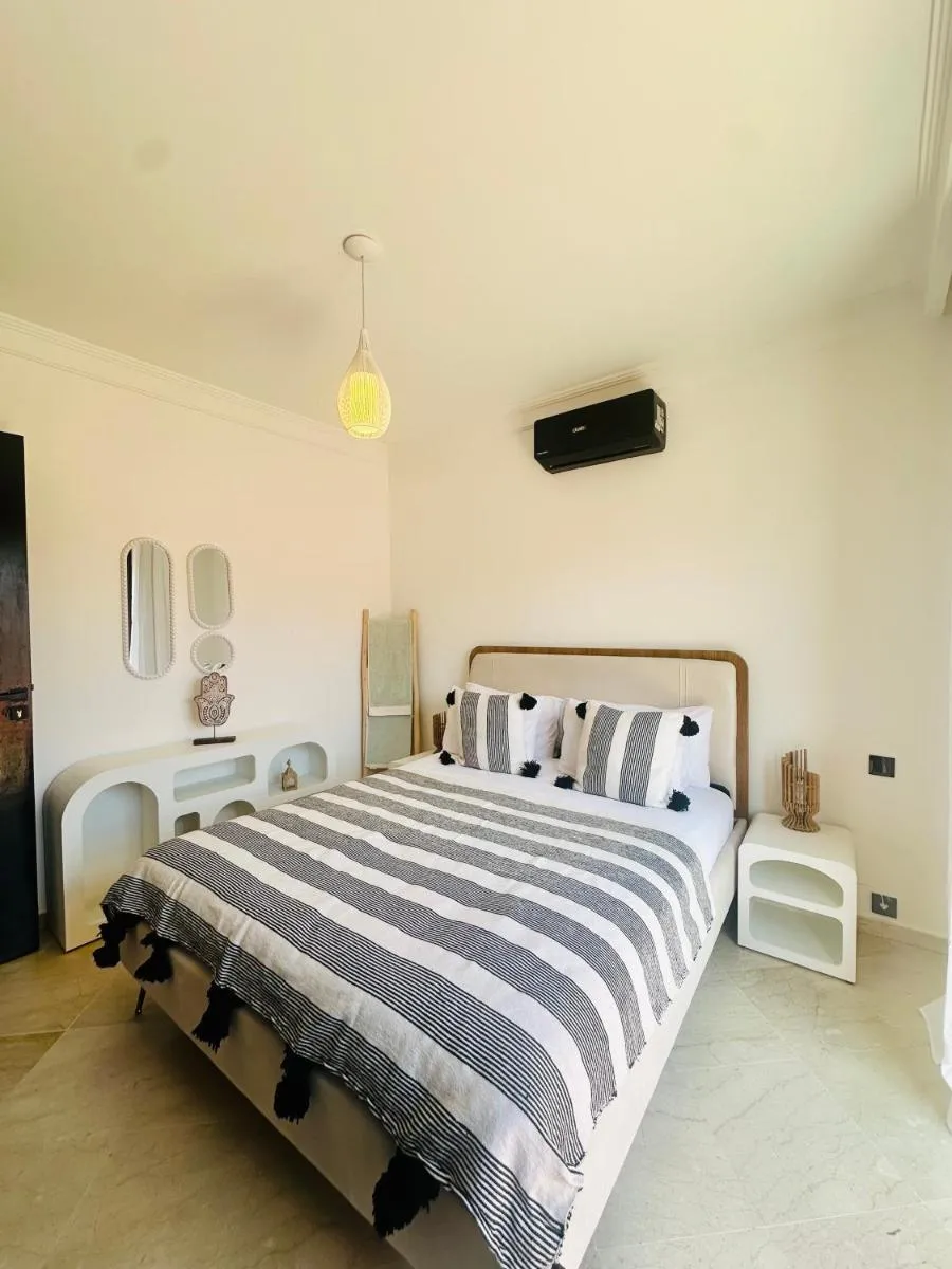 Image 1 of Magnifique 1 Room WIFI en plein coeur de GUELIZ