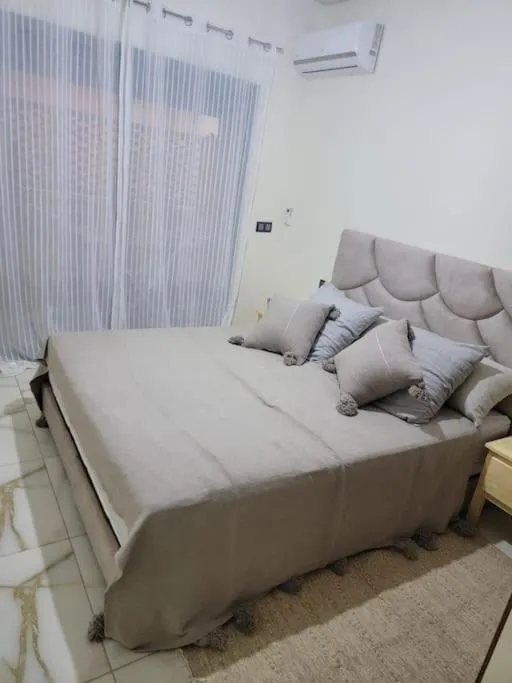 Image 1 of Magnifique appartement luxueux à 10mn du centre