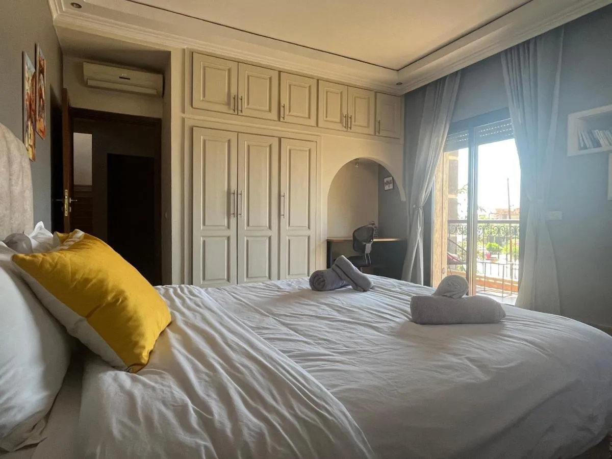 Image 1 of Marrakech le joyau villa piscine privée jardin