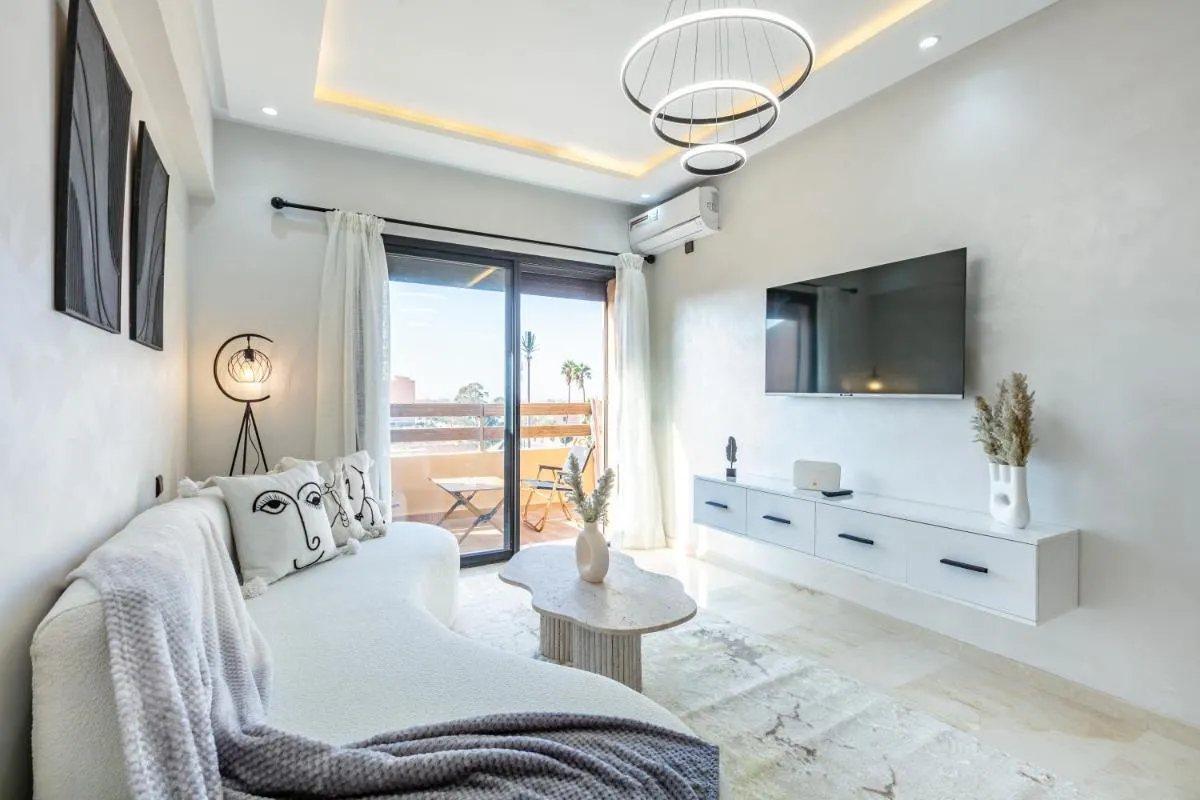 Image 5 of Modern & Charming Apartment in the City Center