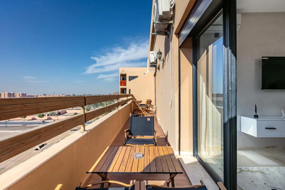 Image 6 of Modern & Charming Apartment in the City Center