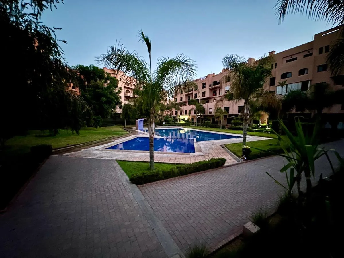 Image 3 of Oasis de détente avec terrasse et vue sur piscine
