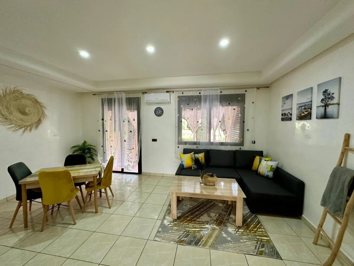 Image 4 of Oasis de détente avec terrasse et vue sur piscine