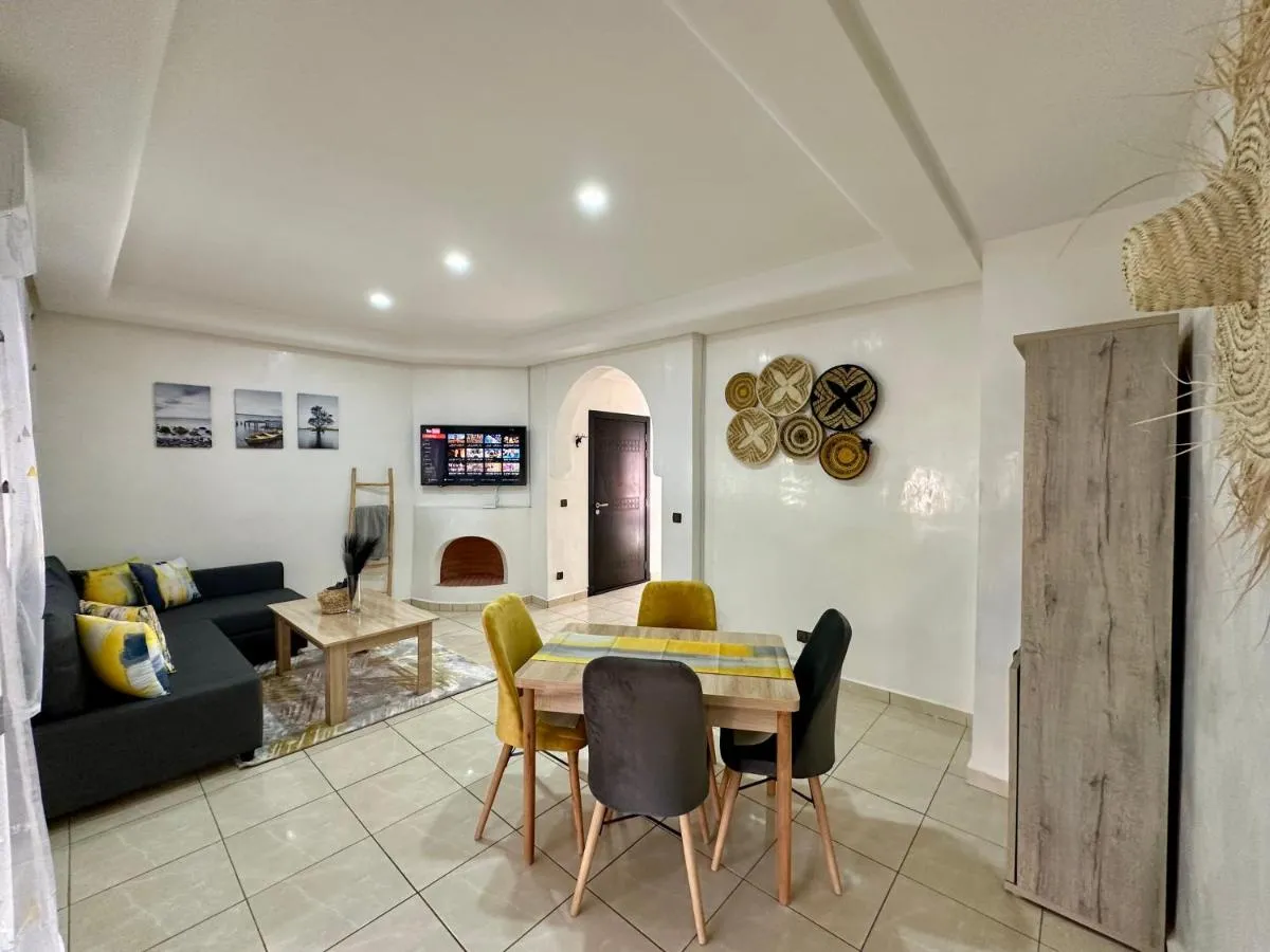 Image 5 of Oasis de détente avec terrasse et vue sur piscine