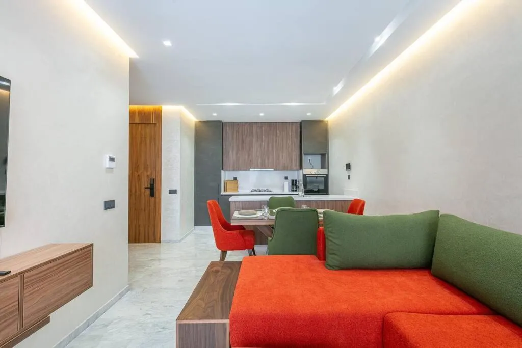 Image 2 of Peaceful Living: Chic Apartment, Prime Location