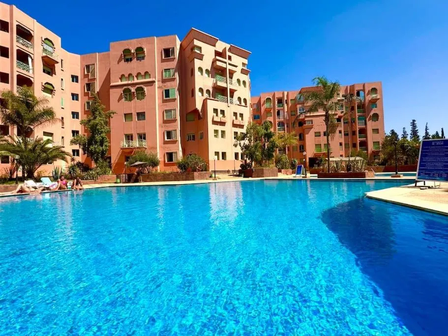 Image 3 of Piscine Hivernage plein Centre