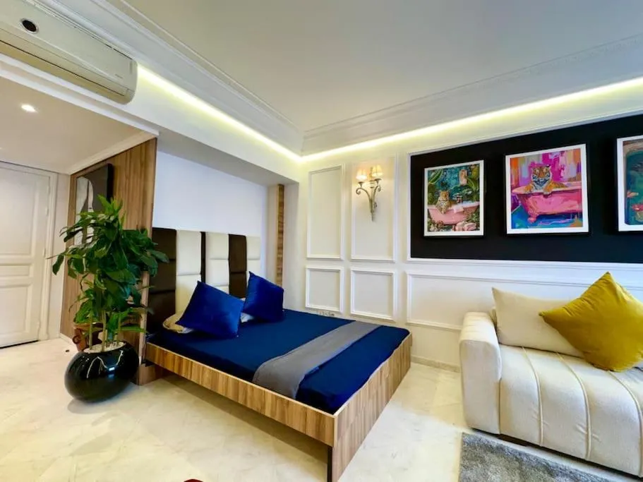 Image 1 of Piscine Hivernage plein Centre