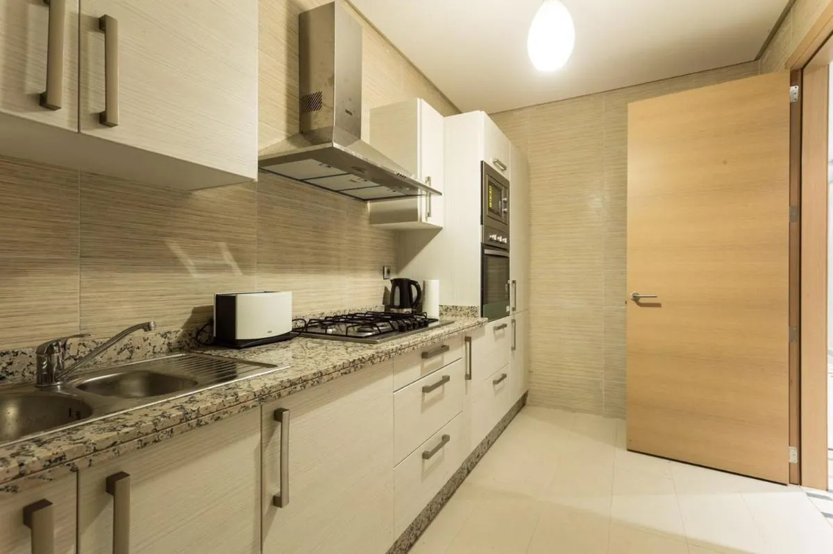 Image 4 of Prestigia 16