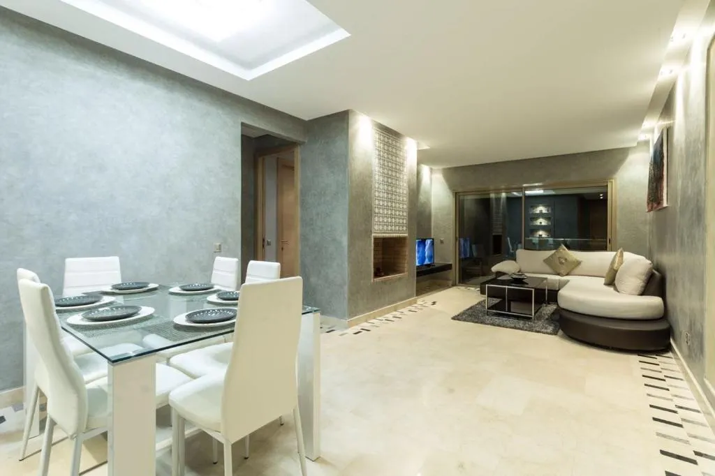 Image of Prestigia 16