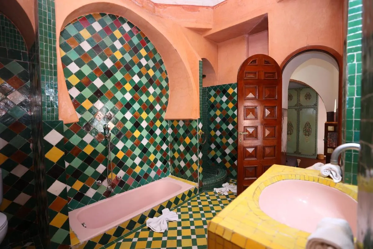 Image 2 of Riad O LY