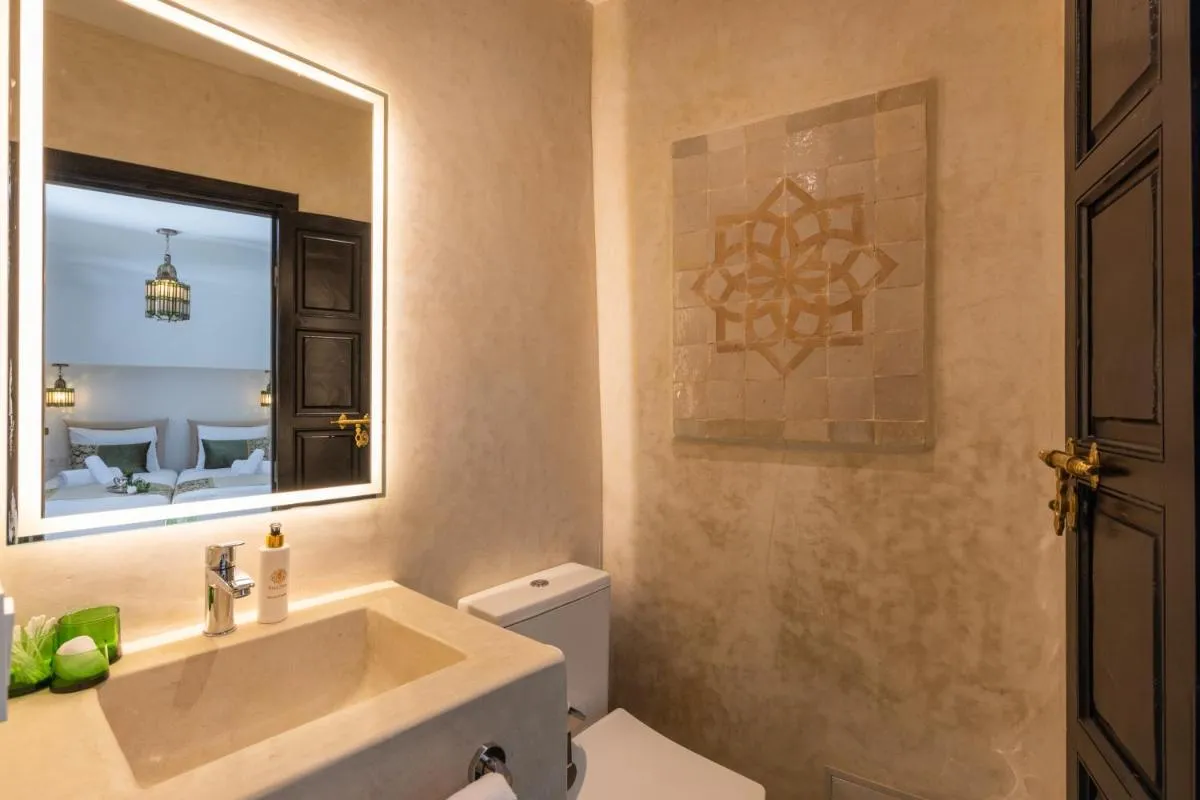 Image 6 of Riad Zehra