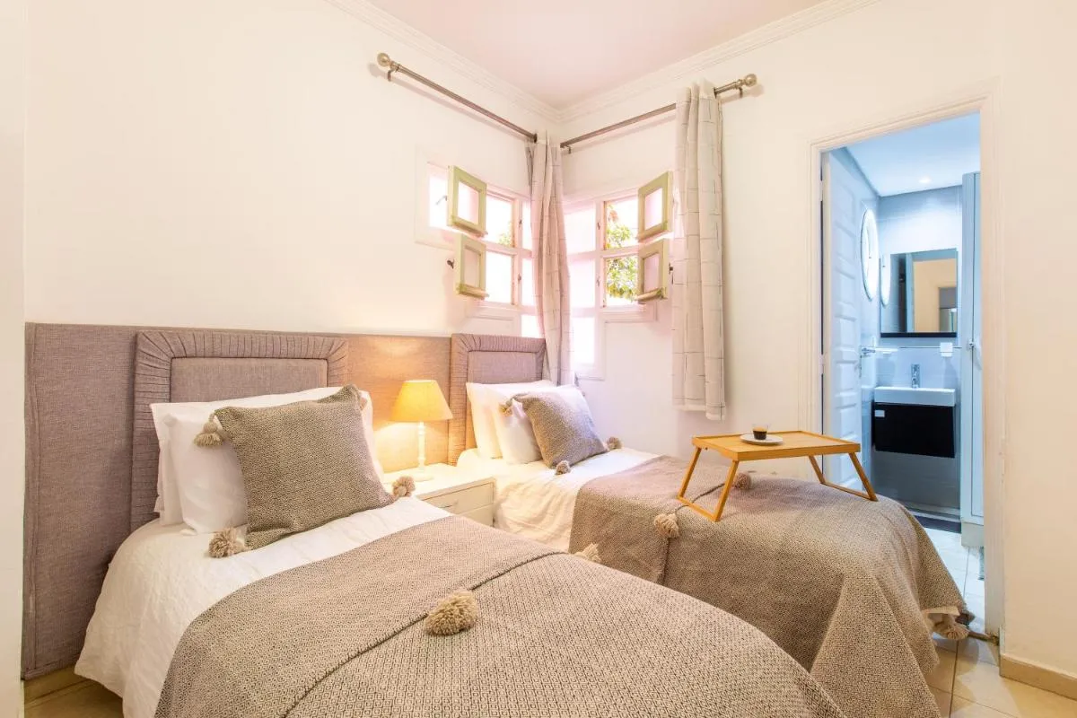 Image 1 of Romantic Retreat next to M avenue