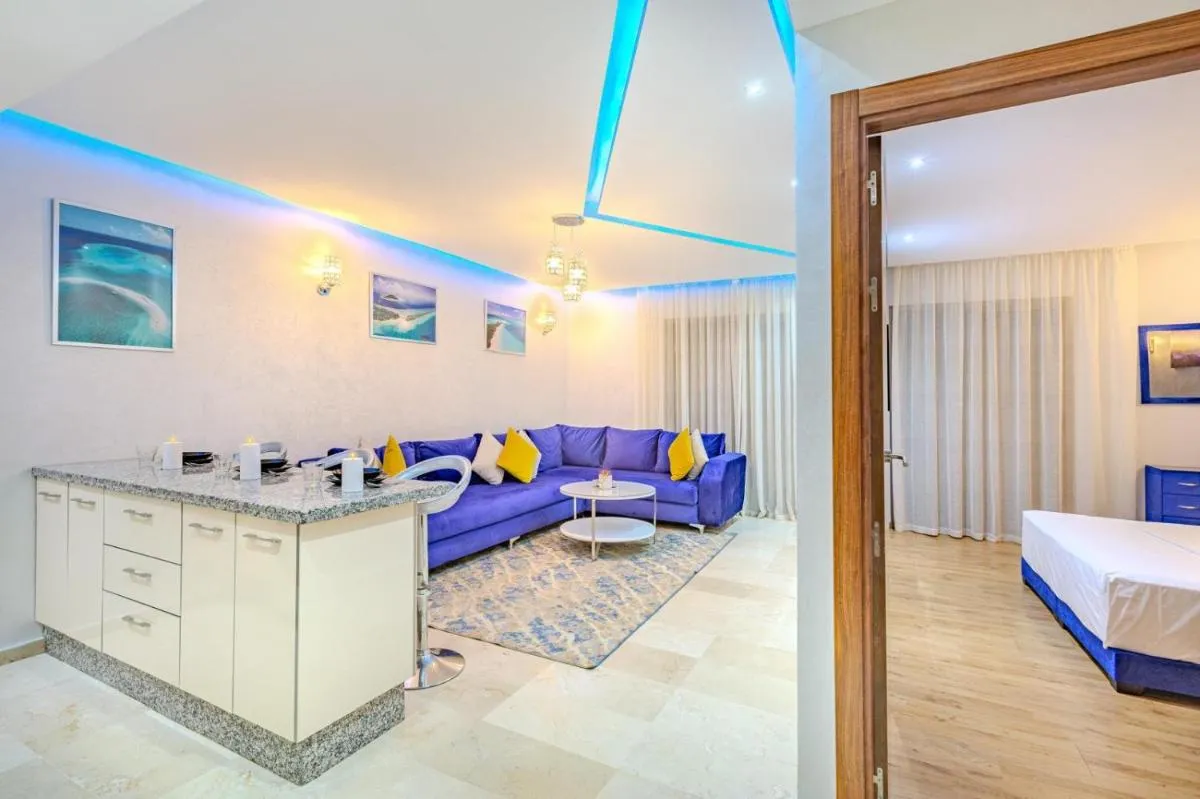 Image 2 of Royal Deluxe Platinum – Marrakech, Luxe Pool View