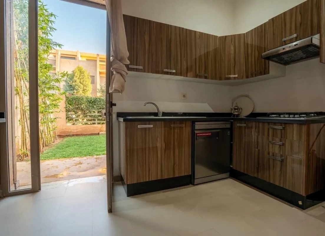 Image 4 of Saphir 46