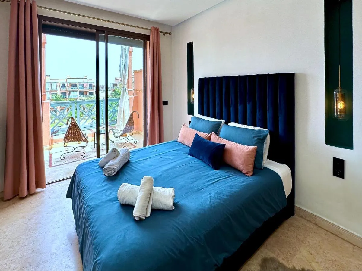 Image 1 of Stunning Apartment – Panoramic pool view