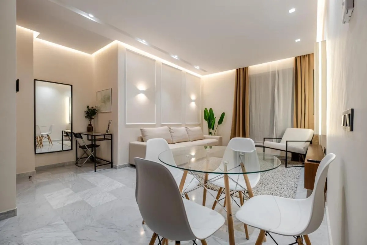 Image 6 of Stylish and Central Downtown Retreat