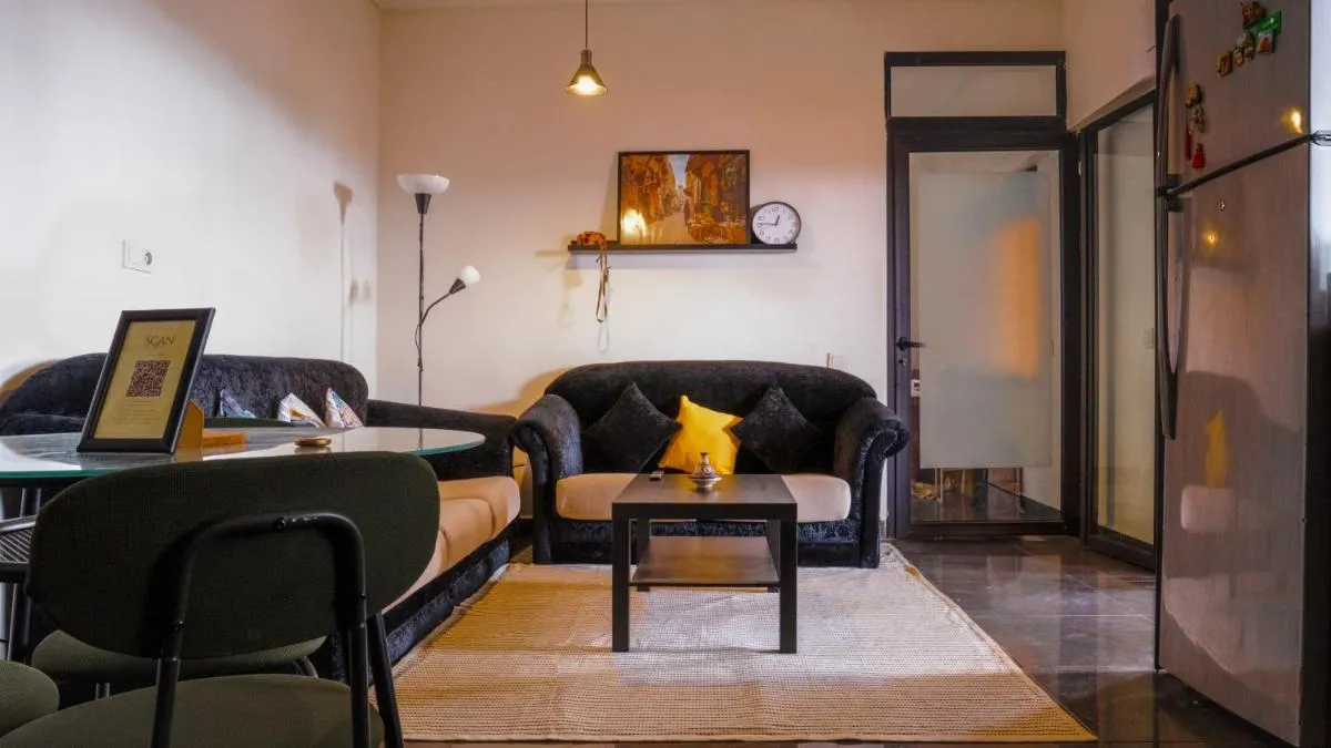 Image 4 of Sunlit Apartment with Panoramic Views