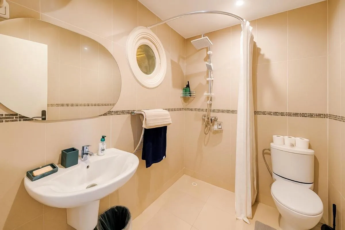 Image 2 of Sunlit Apartment with Panoramic Views