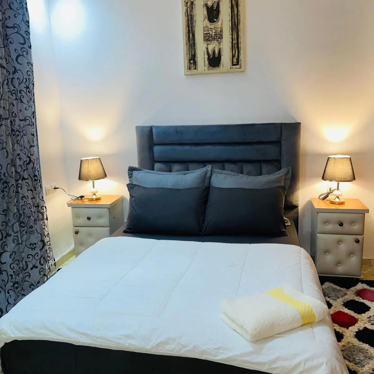 Image 2 of Touche Rouge Chic