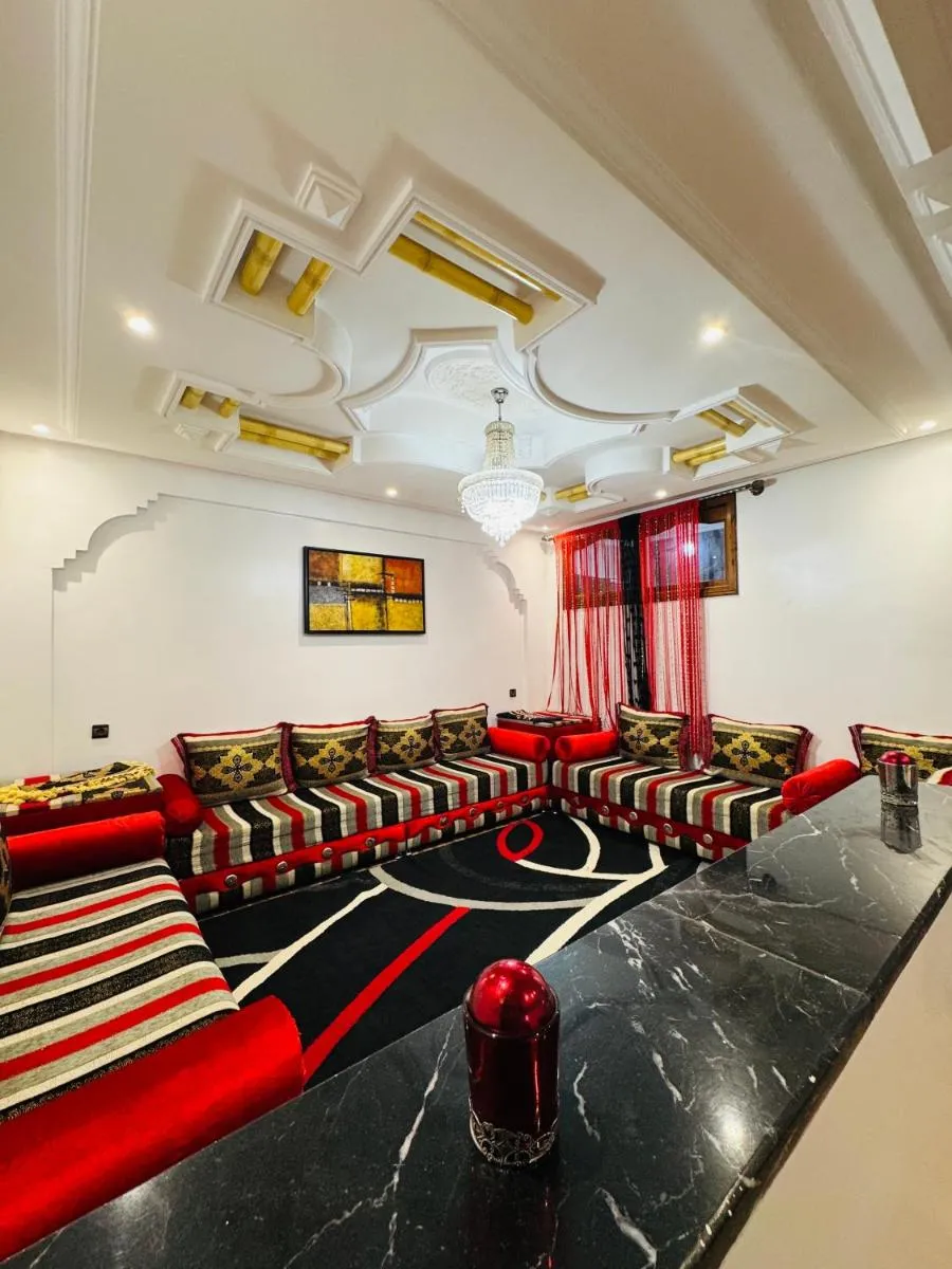 Image 1 of Touche Rouge Chic