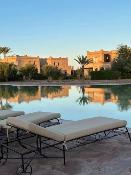 Image 6 of Villa LES LAURIERS, 4 suites, piscine privée, petit déjeuner compris