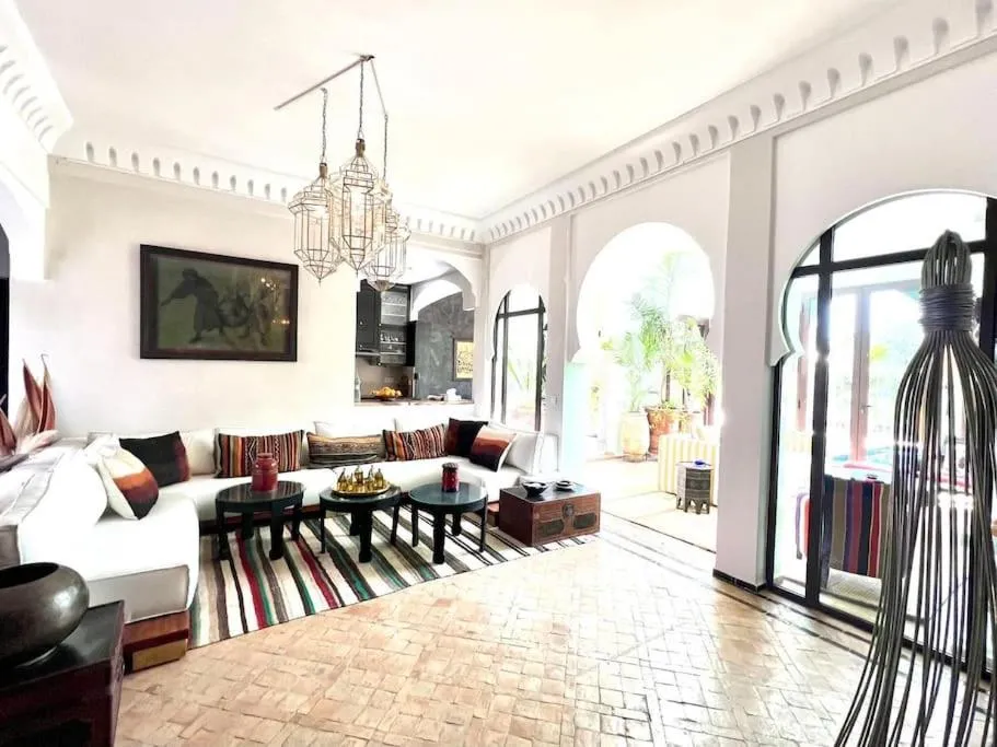 Image 2 of Villa LES LAURIERS, 4 suites, piscine privée, petit déjeuner compris