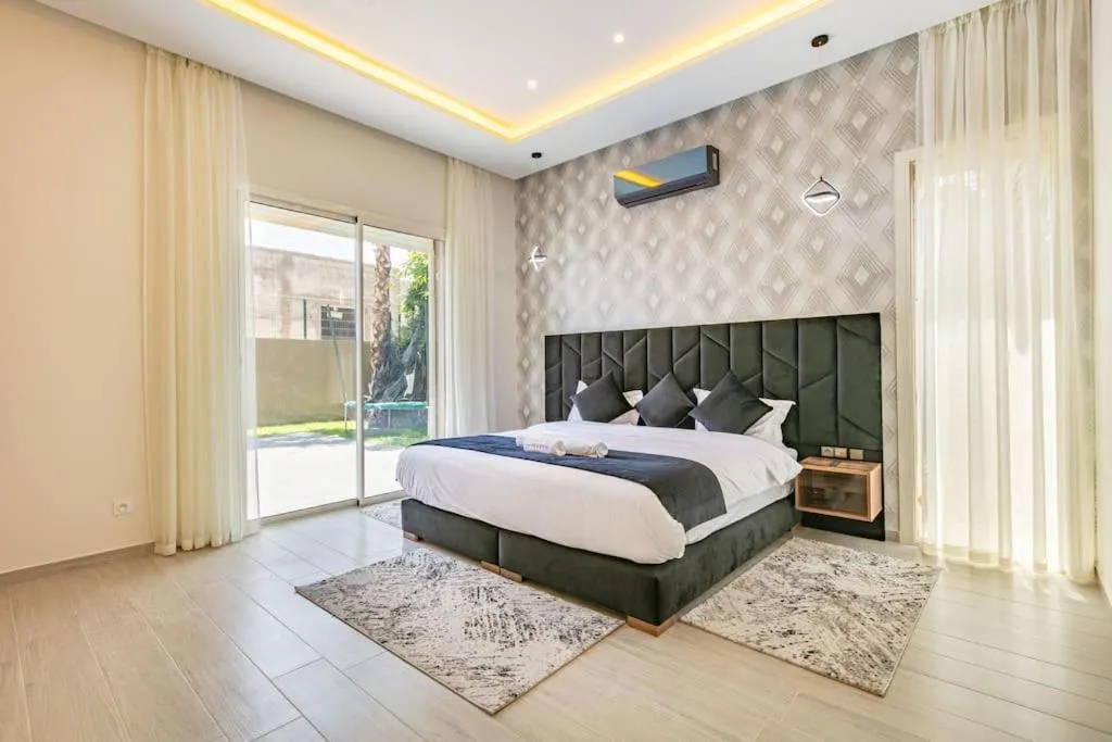 Image 1 of Villa Mima, lux, billard, jeux, cuisinière , piscine Chauffée,