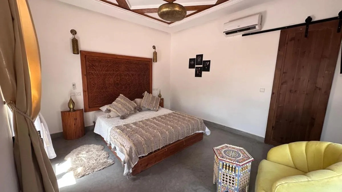 Image 1 of Villa Scil de luxe, Piscine chauffée, 3 Suites, Hamam, Jacuzzi extérieur, salle de sport, service Baby Sitter, option gouvernante, vue sur l’Atlas, Parkings Privé, Pas de Vis à Vis !